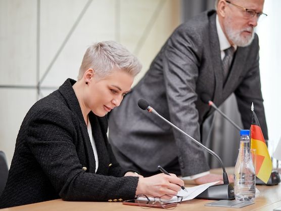 Skuteczne prezentacje online: praktyczne wskazówki dla specjalistów Cymkiewicz